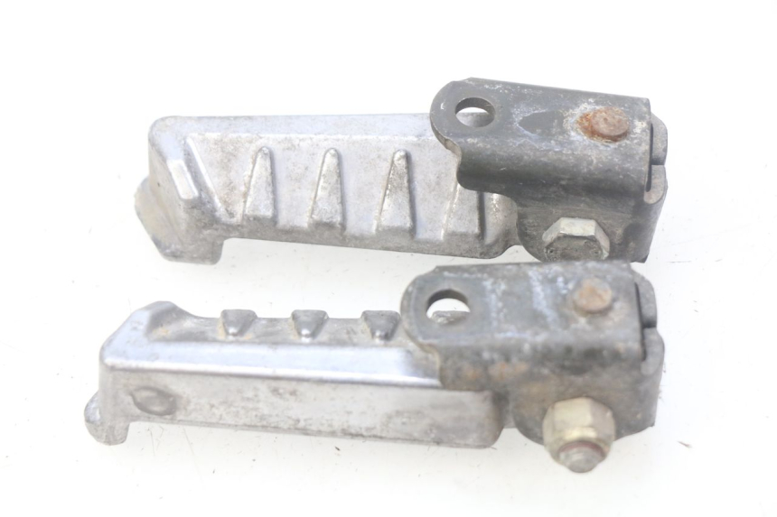 photo de PAIA DI PEDANE POSTERIORI PEUGEOT LUDIX 50 (2005 - 2007) - Altra angolazione