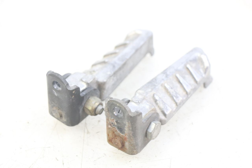 photo de PAIA DI PEDANE POSTERIORI PEUGEOT LUDIX 50 (2005 - 2007) - Zoom sullo stato d'uso