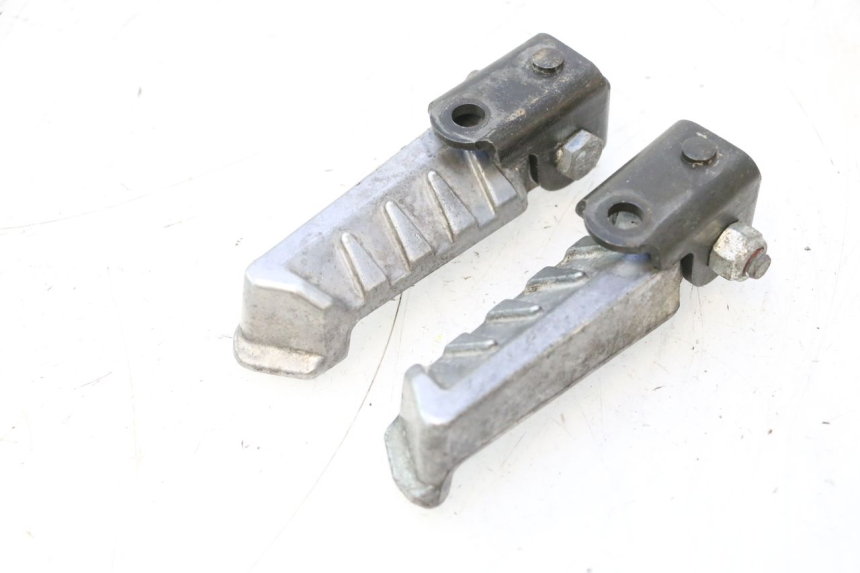 photo de PAIA DI PEDANE POSTERIORI PEUGEOT LUDIX SNAKE 2T 50 (2004 - 2014) - Dettaglio del componente