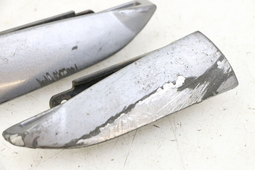 photo de PEDANA POSTERIORE PIAGGIO MP3 500 (2014 - 2017) - Dettagli dei punti di fissaggio