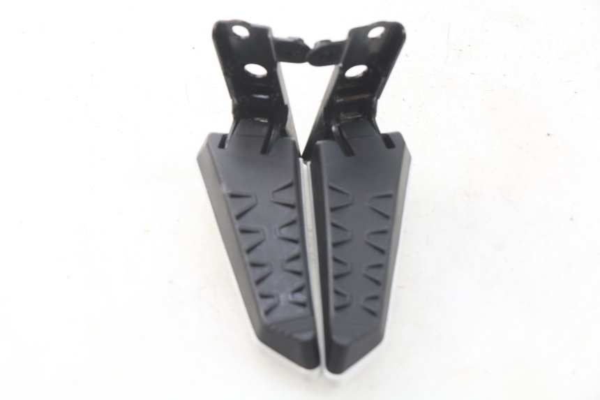 photo de COPPIA PEDANE POSTERIORI MBK MW TRYPTIK 125 (2017 - 2022) - Altra vista dell'articolo