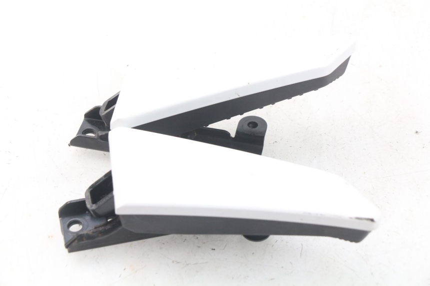 photo de COPPIA PEDANE POSTERIORI MBK MW TRYPTIK 125 (2017 - 2022) - Dettagli dei punti di fissaggio