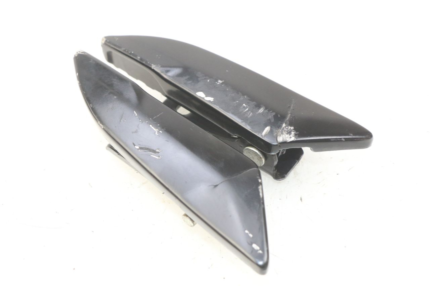 photo de PAIA DI PEDANE POSTERIORI PIAGGIO NEW TYPHOON 50 (2018 - 2021) - Zoom sullo stato d'uso