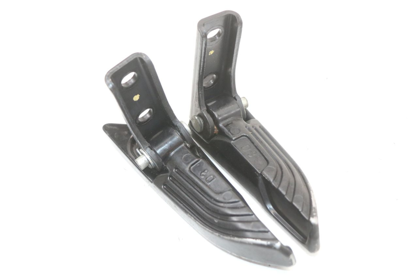 photo de PAIA DI PEDANE POSTERIORI PIAGGIO NEW TYPHOON 50 (2018 - 2021) - Dettagli dei punti di fissaggio