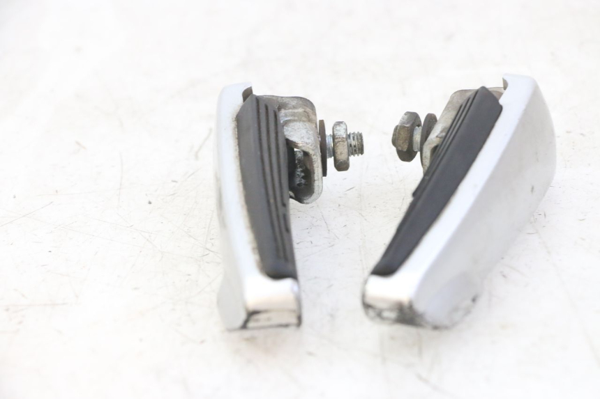 photo de PAIA DI PEDANE POSTERIORI GILERA NEXUS 125 (2009 - 2013) - Zoom sullo stato d'uso