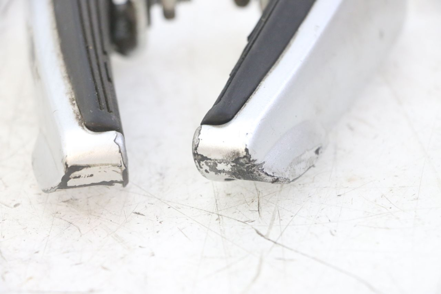 photo de PAIA DI PEDANE POSTERIORI GILERA NEXUS 125 (2009 - 2013) - Altra angolazione