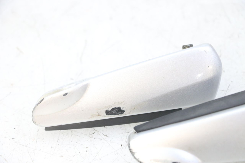 photo de PAIA DI PEDANE POSTERIORI GILERA NEXUS 125 (2009 - 2013) - Vista d'insieme del prodotto