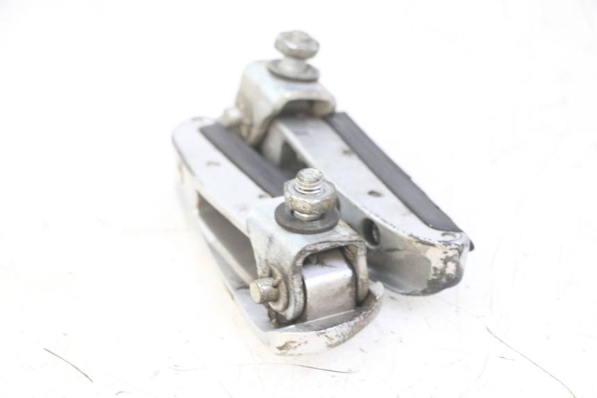 photo de PAIA DI PEDANE POSTERIORI GILERA NEXUS 125 (2009 - 2013) - Dettagli dei punti di fissaggio