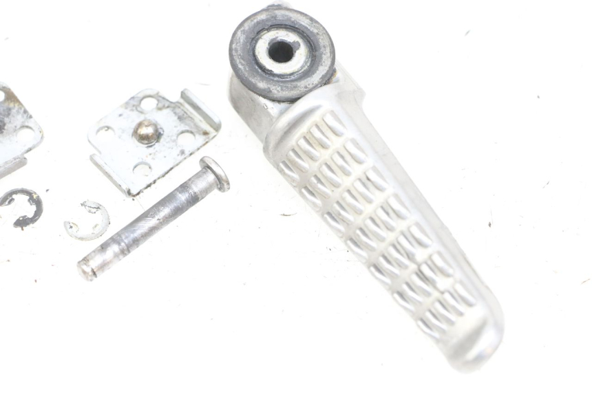 photo de PEDANA POSTERIORE KAWASAKI NINJA 400 (2018 - 2023) - Dettagli dei punti di fissaggio