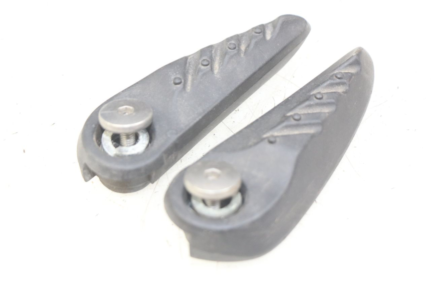 photo de PAIA DI PEDANE POSTERIORI MBK OVETTO 2T 50 (2007 - 2017) - Altra angolazione