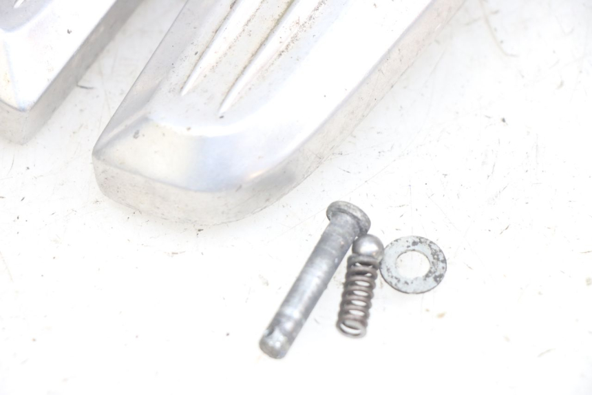 photo de PAIA DI PEDANE POSTERIORI HONDA PCX (JF28) 125 (2009 - 2011) - Primo piano tecnico