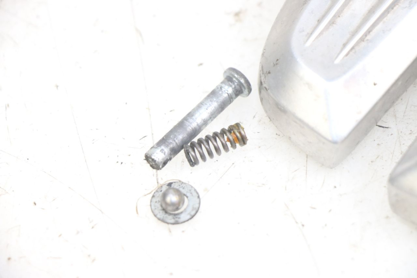 photo de PAIA DI PEDANE POSTERIORI HONDA PCX (JF28) 125 (2009 - 2011) - Vista d'insieme del prodotto