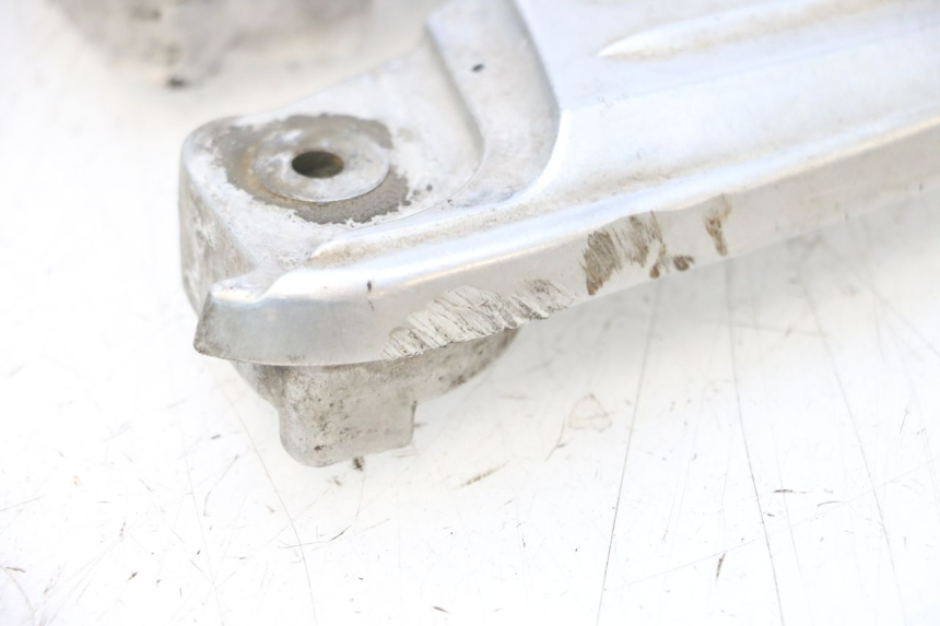 photo de PEDANA POSTERIORE HONDA PCX (JF57/JF64) 125 (2014 - 2018) - Marcature e riferimenti originali