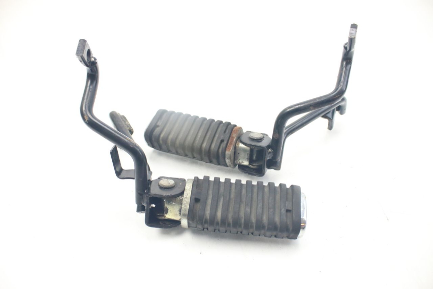 photo de PAIA DI PEDANE POSTERIORI KYMCO PEOPLE 250 (2004 - 2008) - Primo piano tecnico