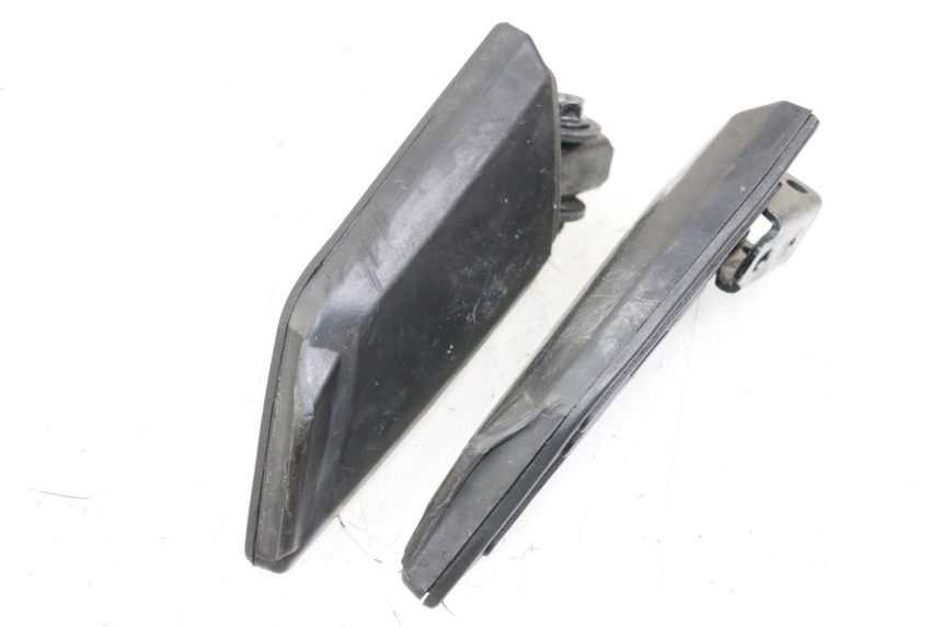 photo de PAIA DI PEDANE POSTERIORI PEUGEOT KISBEE 4T 50 (2018 - 2022) - Zoom sullo stato d'uso