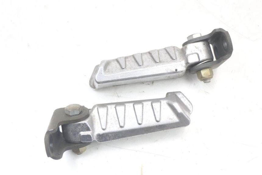 photo de PAIA DI PEDANE POSTERIORI PEUGEOT LUDIX 50 (2005 - 2007) - Zoom sullo stato d'uso