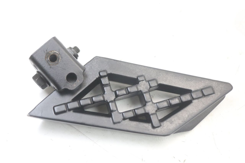 photo de PEDANA POSTERIORE PEUGEOT STREETZONE 4T 50 (2018 - 2023) - Altra angolazione