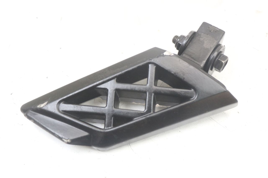 photo de PEDANA POSTERIORE PEUGEOT STREETZONE 4T 50 (2018 - 2023) - Primo piano tecnico