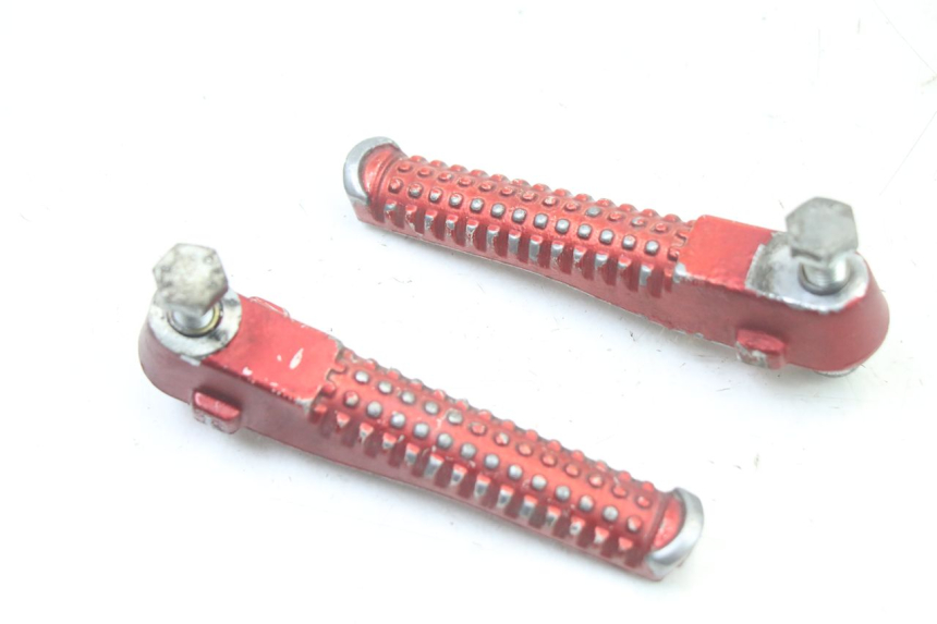 photo de PAIA DI PEDANE POSTERIORI PEUGEOT TKR TREKKER FURIOUS 50 (2005 - 2014) - Zoom sullo stato d'uso