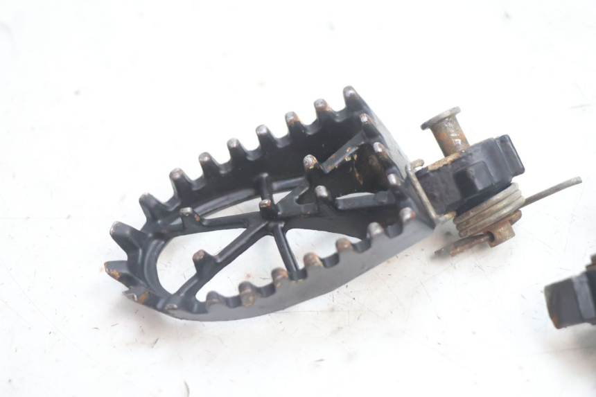 photo de PEDANA POSTERIORE APOLLO RFZ 125 - Dettaglio del componente