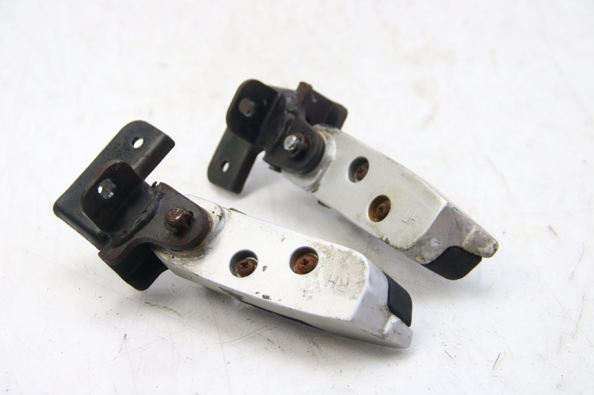 photo de PAIA DI PEDANE POSTERIORI DAELIM S3 125 (2010 - 2017) - Zoom sullo stato d'uso