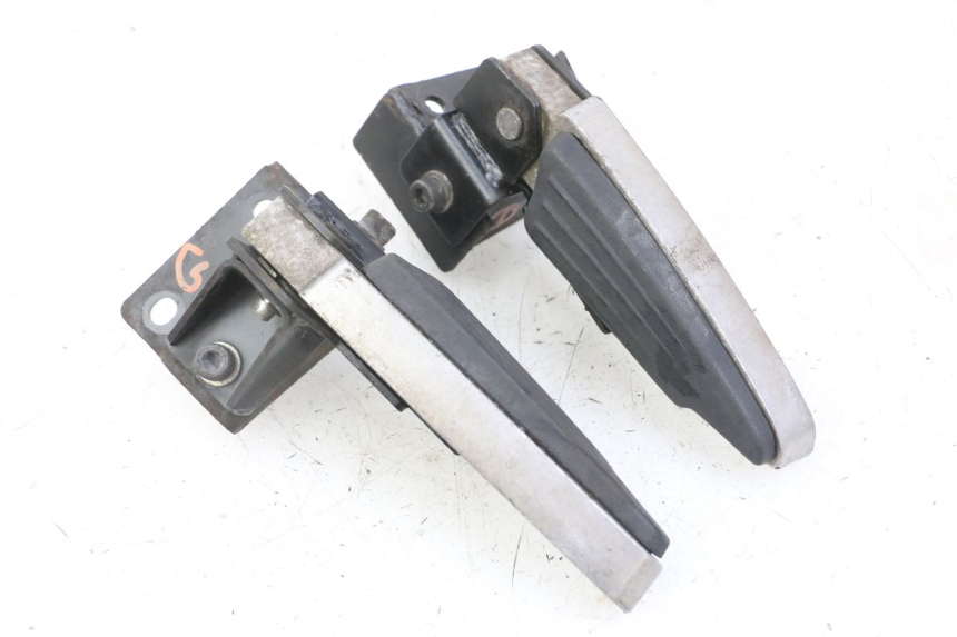 photo de PEDANA POSTERIORE PEUGEOT SATELIS 125 (2013 - 2018) - Dettaglio del componente