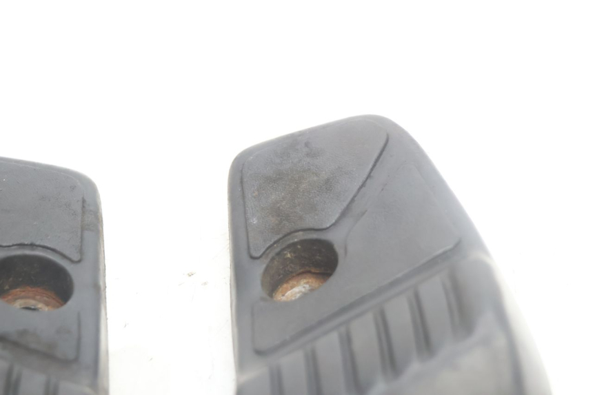 photo de PAIA DI PEDANE POSTERIORI HONDA SCV LEAD 100 (2003 - 2007) - Primo piano tecnico