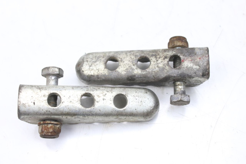 photo de PAIA DI PEDANE POSTERIORI GILERA SMT SUPERMOTARD 50 (2009 - 2017) - Dettaglio del componente