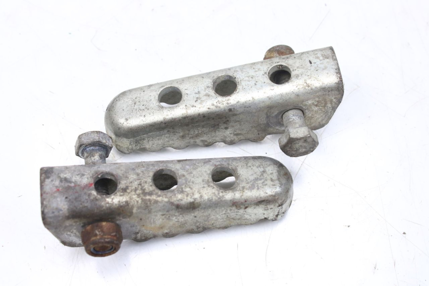 photo de PAIA DI PEDANE POSTERIORI GILERA SMT SUPERMOTARD 50 (2009 - 2017) - Zoom sullo stato d'uso