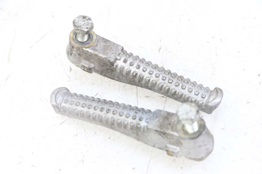 photo de PEDANA POSTERIORE PEUGEOT SPEEDFIGHT 2 LC 50 (2000 - 2009) - Vista principale