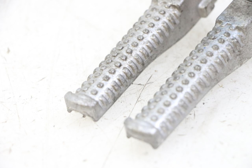 photo de PEDANA POSTERIORE PEUGEOT SPEEDFIGHT 2 LC 50 (2000 - 2009) - Zoom sullo stato d'uso