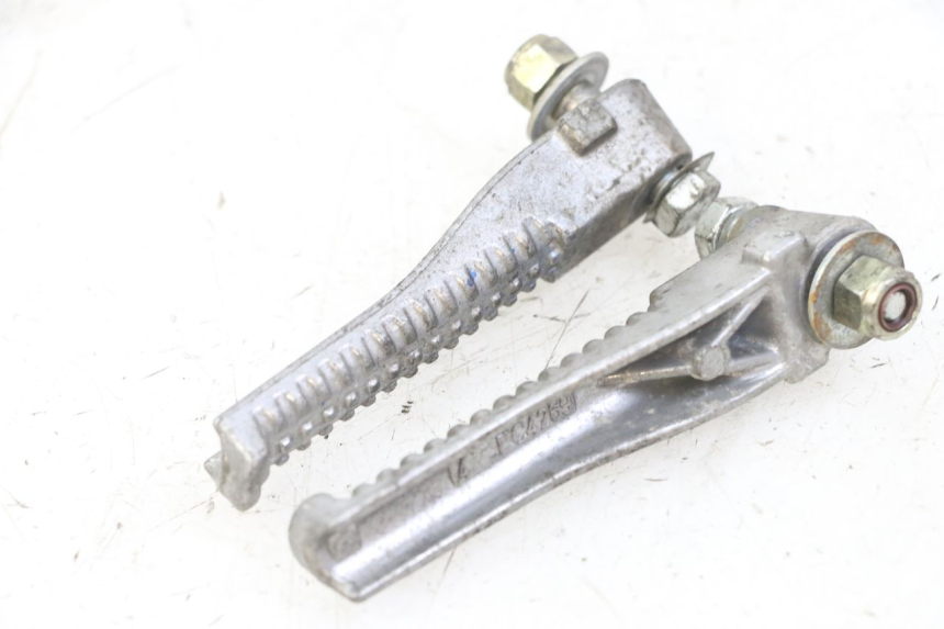 photo de PEDANA POSTERIORE PEUGEOT SPEEDFIGHT 2 LC 50 (2000 - 2009) - Primo piano tecnico