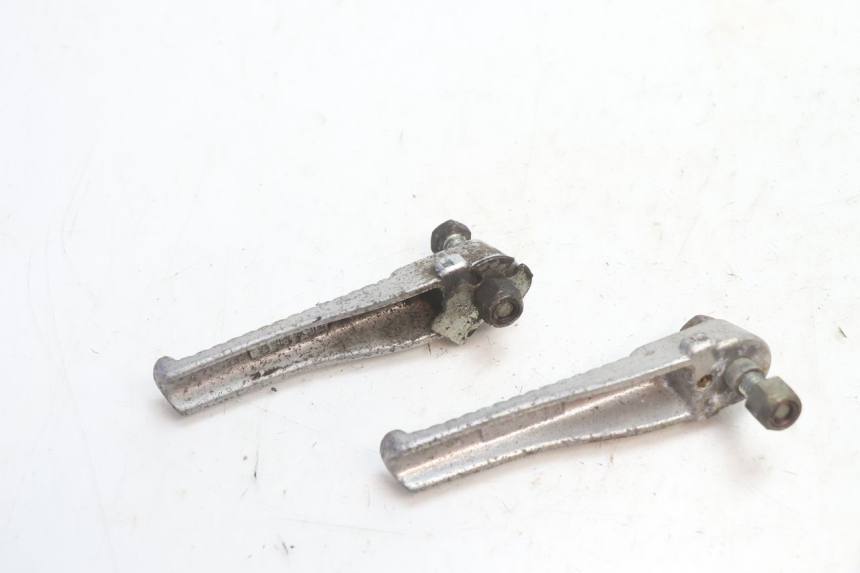 photo de PAIA DI PEDANE POSTERIORI PEUGEOT SPEEDFIGHT LC 50 (1996 - 2002) - Primo piano tecnico