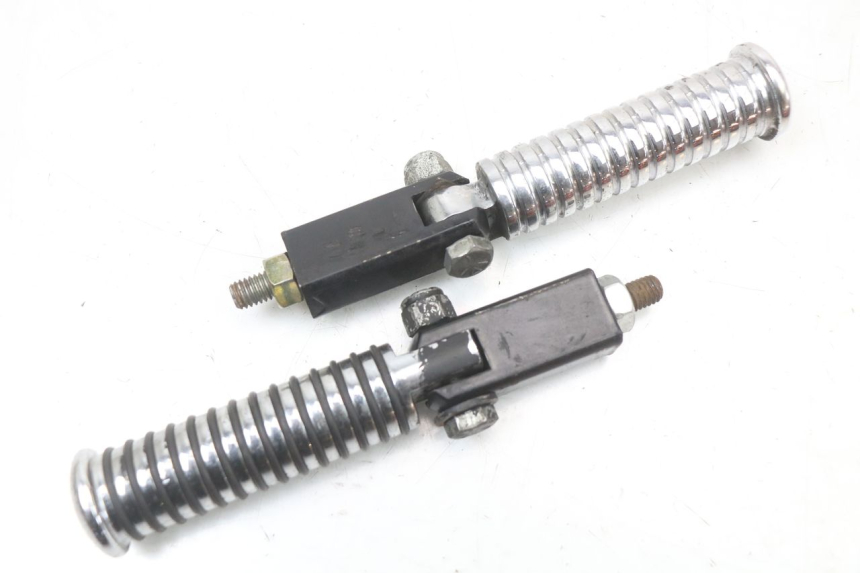 photo de PEDANA POSTERIORE HARLEY DAVIDSON SPORTSTER XL CUSTOM 1200 (2003 - 2004) - Altra angolazione