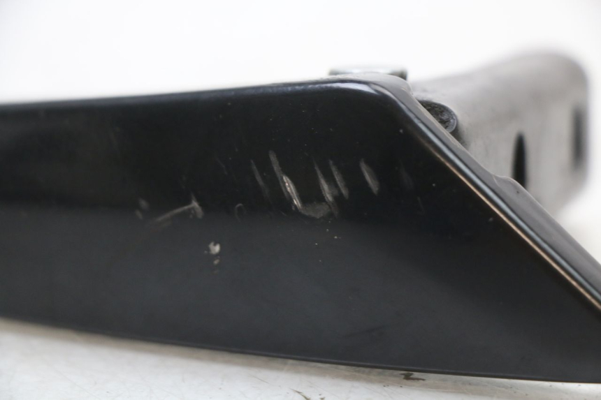 photo de PAIA DI PEDANE POSTERIORI APRILIA SR 2T 50 (2018 - 2022) - Stato della superficie e materiale