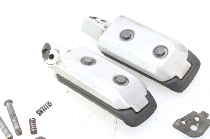 photo de PEDANA POSTERIORE HONDA ST PAN EUROPEAN 1100 (1990 - 2002) - Primo piano tecnico