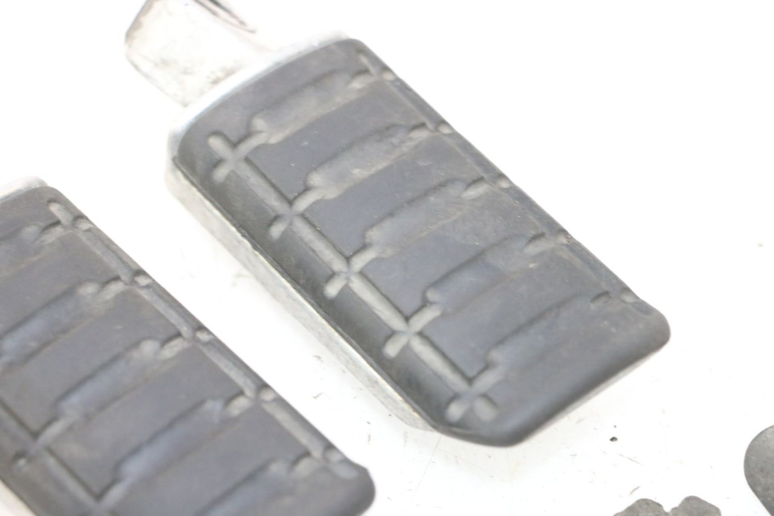 photo de PEDANA POSTERIORE HONDA ST PAN EUROPEAN 1100 (1990 - 2002) - Stato della superficie e materiale