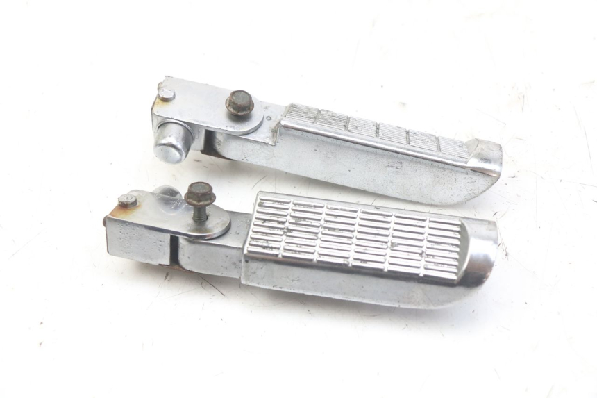 photo de PEDANA POSTERIORE RAZZO STEED 125 (2012 - 2018) - Zoom sullo stato d'uso