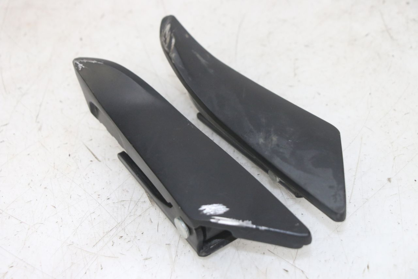 photo de PAIA DI PEDANE POSTERIORI APRILIA SXR 50 (2021 - 2023) - Altra angolazione