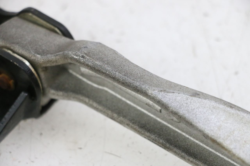 photo de COPPIA PEDANE POSTERIORI SYM FIDDLE 3 III 50 (2014 - 2020) - Dettagli dei punti di fissaggio