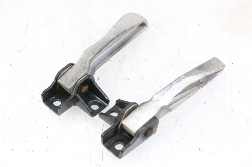 photo de COPPIA PEDANE POSTERIORI SYM FIDDLE 3 III 50 (2014 - 2020) - Ricambio usato controllato