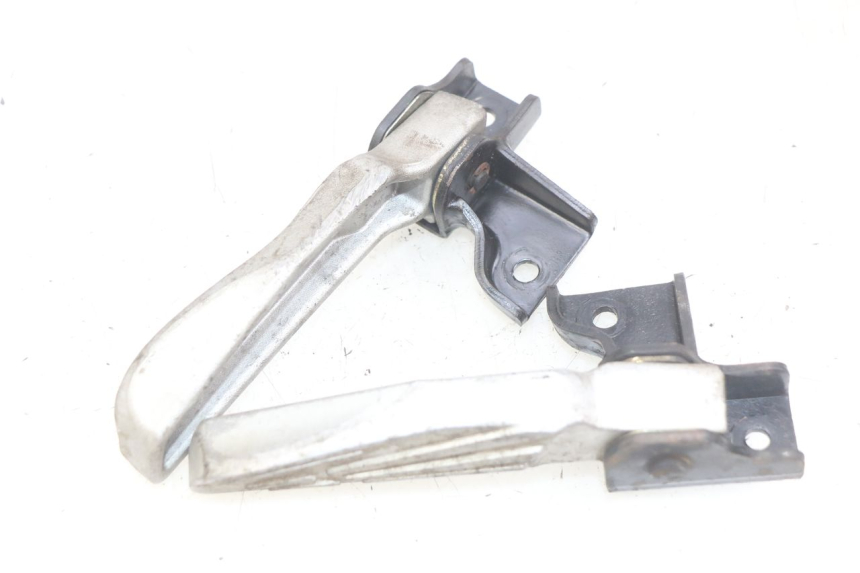 photo de PAIA DI PEDANE POSTERIORI SYM SYMPHONY 125 (2009 - 2015) - Dettaglio del componente