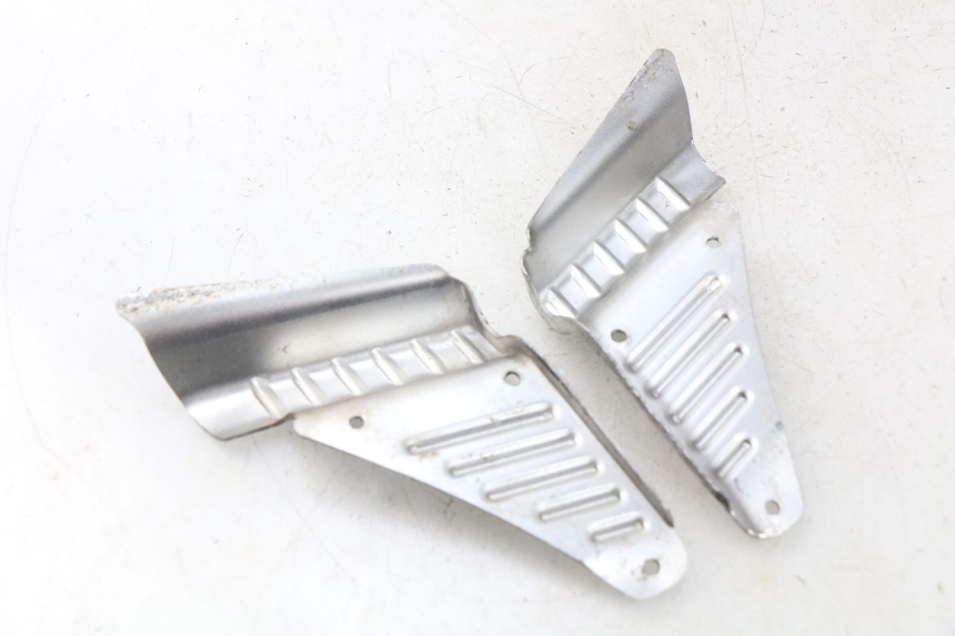 photo de COPPIA PEDANE POSTERIORI BAOTIAN TRAVEL SPIRIT 50 (2010 - 2012) - Dettaglio del componente