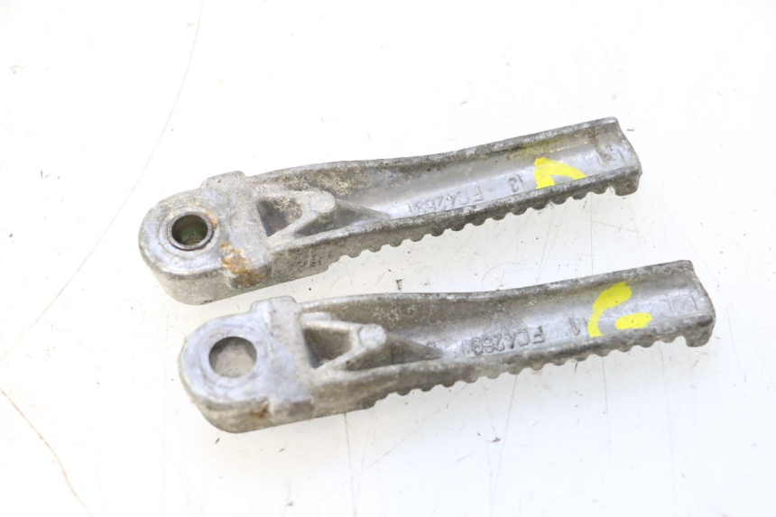 photo de PAIA DI PEDANE POSTERIORI PEUGEOT TREKKER 50 (1995 - 2004) - Dettaglio del componente