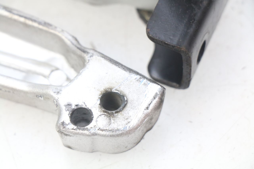 photo de PAIA DI PEDANE POSTERIORI PEUGEOT TWEET 4T 50 (2018 - 2022) - Zoom sullo stato d'uso