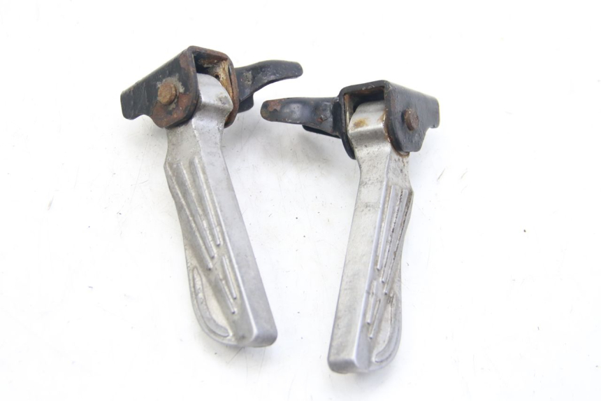 photo de PAIA DI PEDANE POSTERIORI PEUGEOT TWEET 4T 50 (2010 - 2014) - Zoom sullo stato d'uso