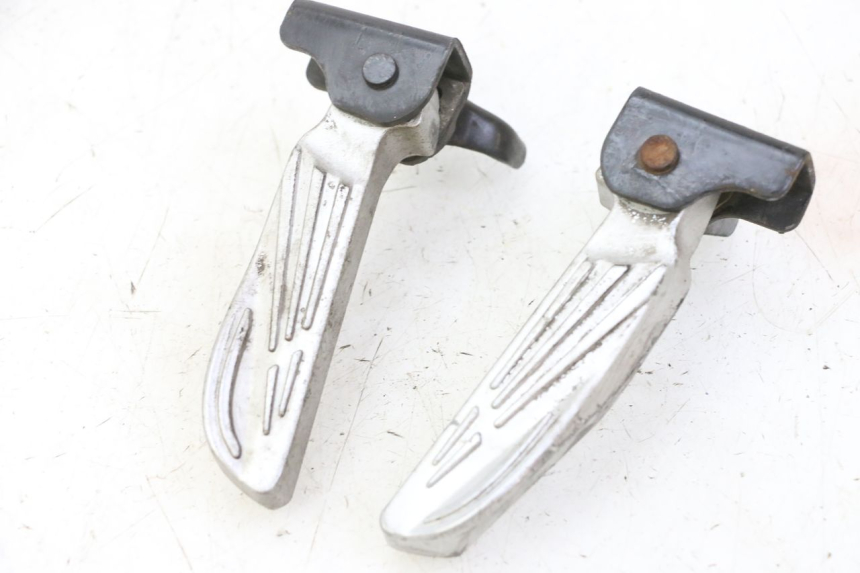 photo de PAIA DI PEDANE POSTERIORI PEUGEOT TWEET 4T 50 (2018 - 2022) - Zoom sullo stato d'uso