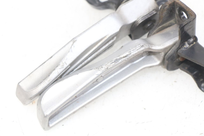 photo de COPPIA PEDANE POSTERIORI PEUGEOT TWEET ACTIVE 4T 50 (2018 - 2022) - Zoom sullo stato d'uso