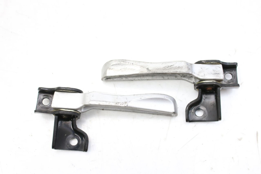 photo de PAIA DI PEDANE POSTERIORI PEUGEOT TWEET 125 (2010 - 2017) - Dettaglio del componente