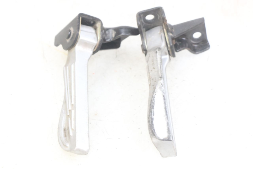 photo de PAIA DI PEDANE POSTERIORI PEUGEOT TWEET 125 (2018 - 2021) - Dettagli dei punti di fissaggio